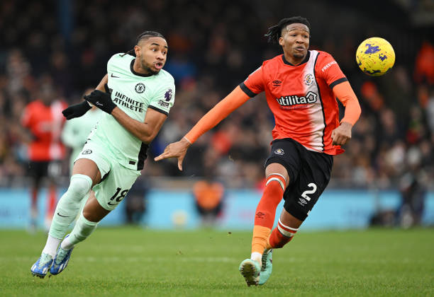 坐镇主场迎 坐镇主场迎