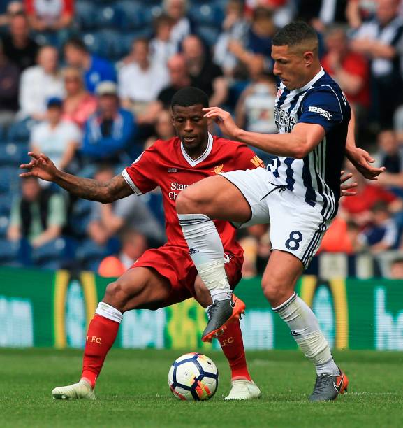 在足球的竞 在足球的竞